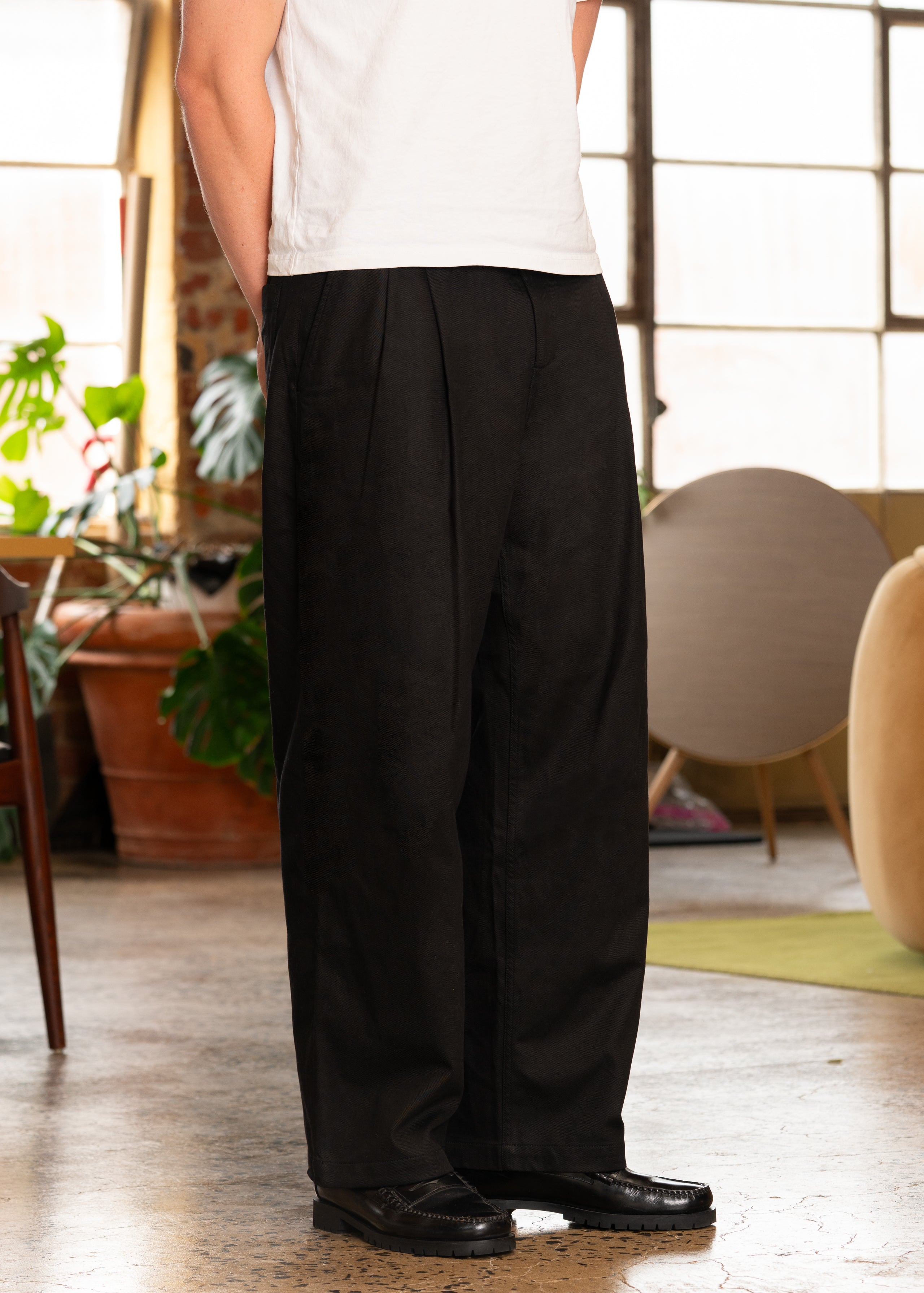 Wide Leg Pleated Trouser