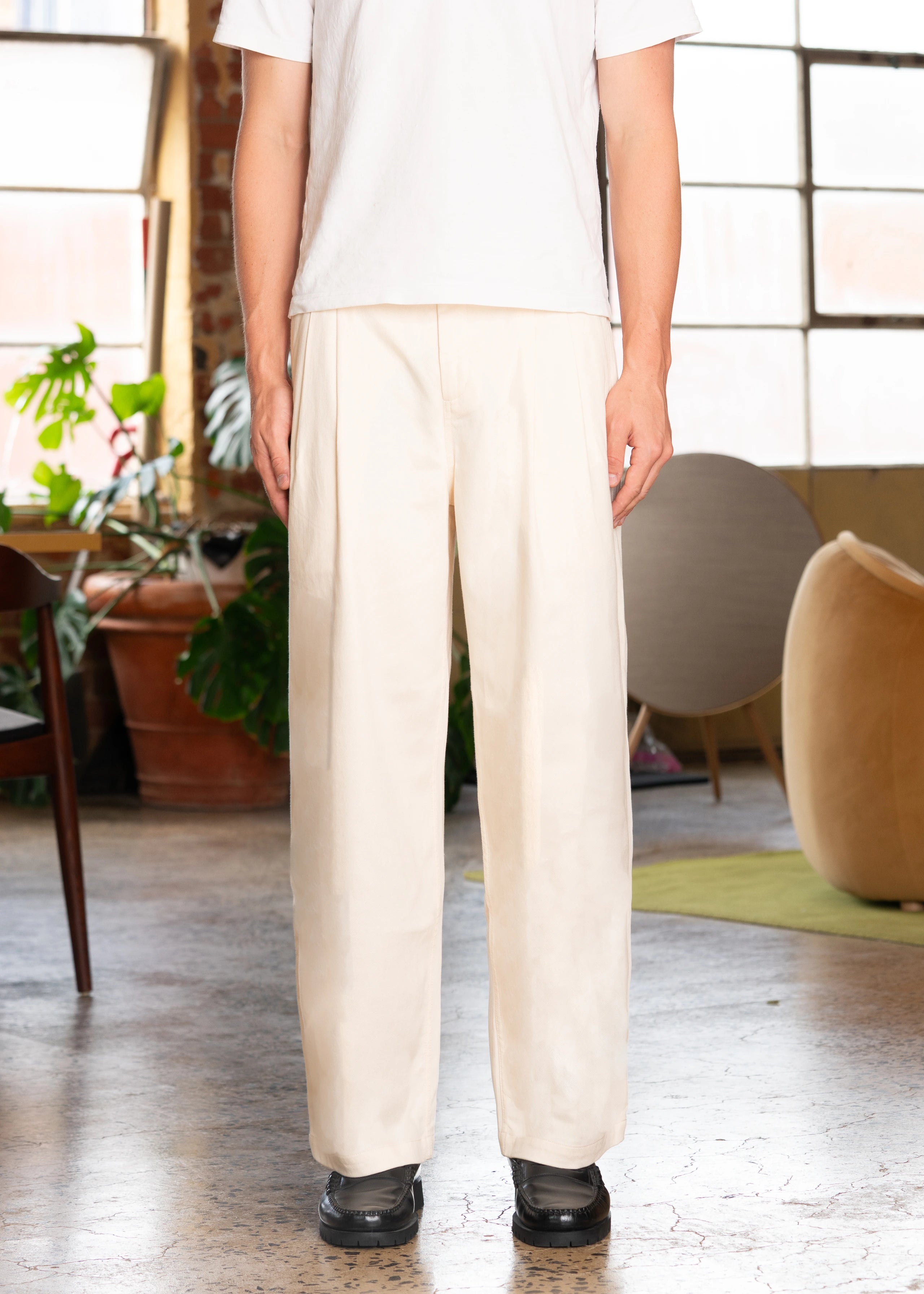 Wide Leg Pleated Trouser